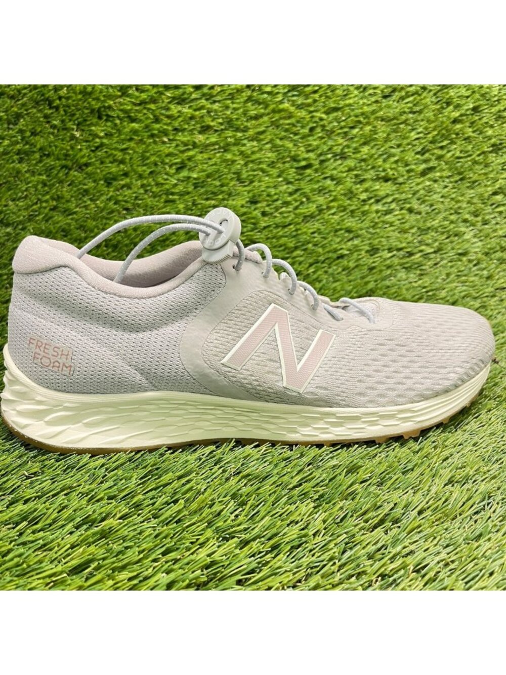 New Balance Fresh Foam Arishi V2 Womens Size 11 Gray Running Shoes Sneakers